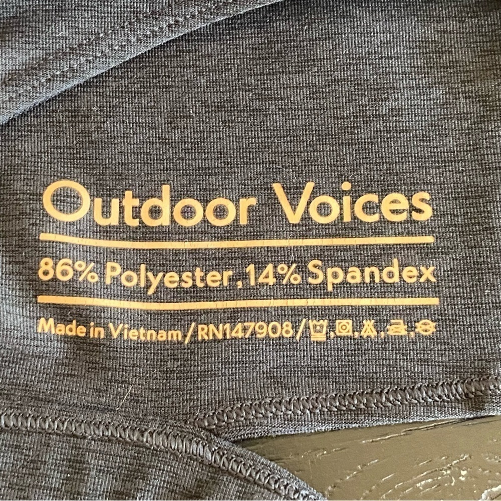 Outdoor Voices Slashback Black Crop Top Athletic Sport Bra Size Small S Charcoal - Picture 6 of 7